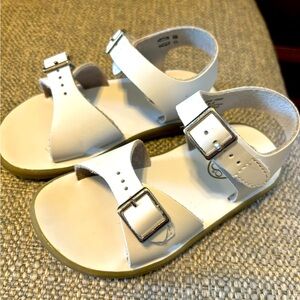 White footmates sandals size 8